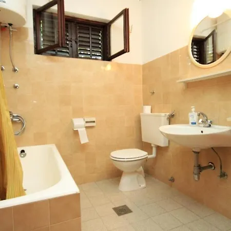 Apartment With A Parking Space Kukljica, Ugljan - 8278 *